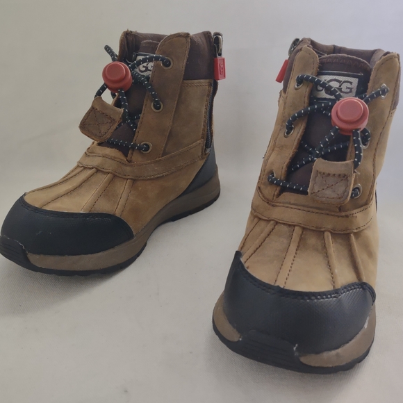 UGG Turlock Leather Winter Boots Shearling Insulated Brown Children's Sz 13 EX! - Picture 2 of 12